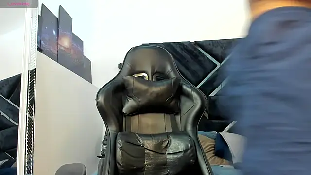Snapshot of Jayden_VanceJS chatting on 04/25/26, 01:41 Jayden VanceJS online show from 04/25/26, 01:41