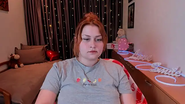 NoraLiin online show from 05/15/26, 07:45