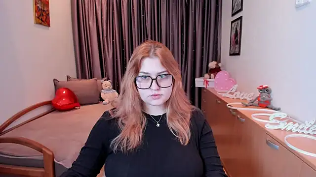 NoraLiin online show from 05/30/26, 08:03
