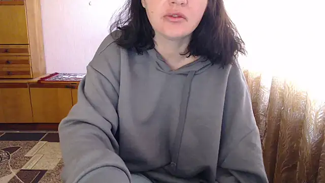 AlinaxJames online show from 05/04/26, 08:28