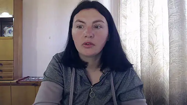 AlinaxJames online show from 04/24/26, 07:43