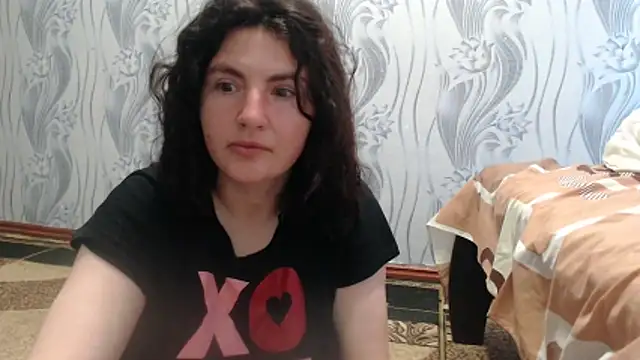 Snapshot of AlinaxJames chatting on 06/06/26, 09:25 AlinaxJames online show from 06/06/26, 09:25
