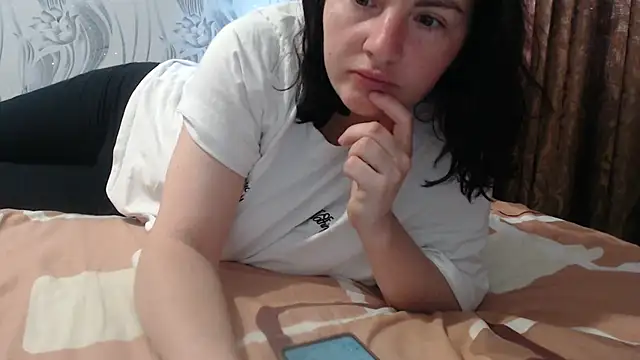 AlinaxJames online show from 05/17/26, 08:25