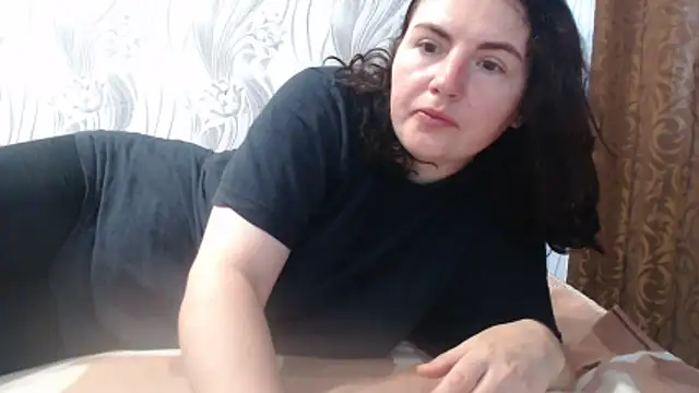 Snapshot of AlinaxJames chatting on 06/21/26, 07:58 AlinaxJames online show from 06/21/26, 07:58