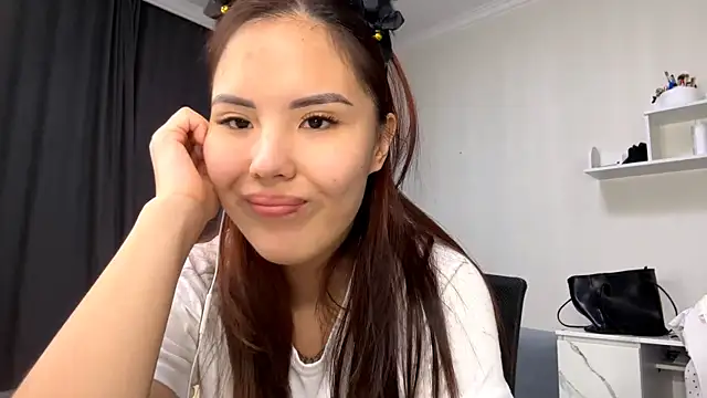 lullivi online show from 04/20/26, 03:13