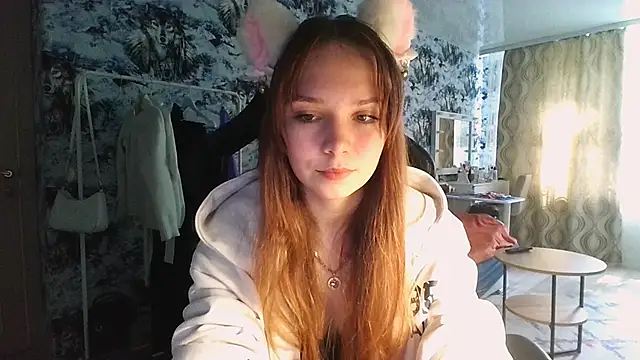 Snapshot of Princess_Mira chatting on 06/26/26, 08:42 Princess Mira online show from 06/26/26, 08:42