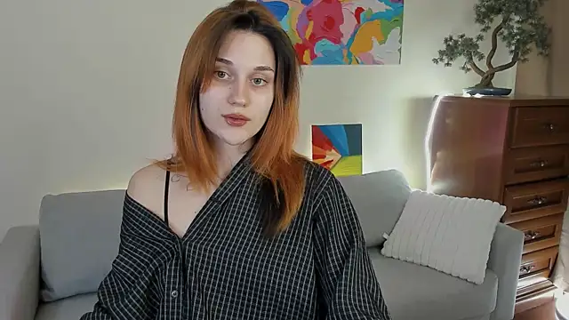 Snapshot of elani_lune chatting on 04/28/26, 04:00 elani lune online show from 04/28/26, 04:00