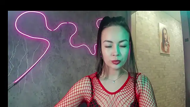 alinagueen online show from 04/17/26, 05:05