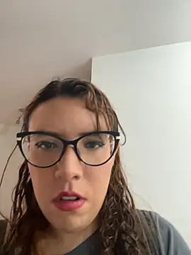 AliceMtz online show from 04/21/26, 06:47