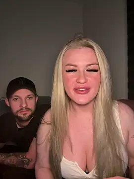 SexyCouple1910 online show from 05/02/26, 07:41