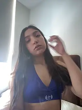 Snapshot of Soffy_20 chatting on 06/18/26, 04:56 Soffy 20 online show from 06/18/26, 04:56
