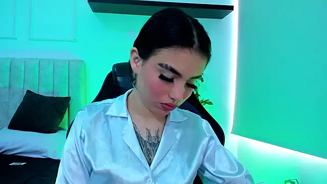 Snapshot of isabella_hv chatting on 06/27/26, 05:30 isabella hv online show from 06/27/26, 05:30