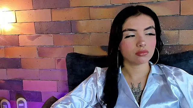 isabella hv online show from 04/21/26, 04:02
