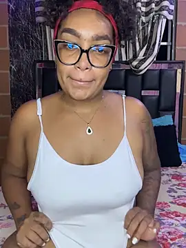  Piel Canela online show from 05/02/26, 01:22
