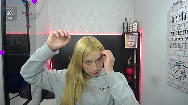 Snapshot of nancy_blonde chatting on 06/30/26, 01:44 nancy blonde online show from 06/30/26, 01:44