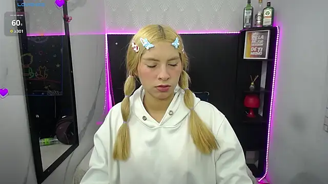 Snapshot of nancy_blonde chatting on 07/02/26, 12:44 nancy blonde online show from 07/02/26, 12:44