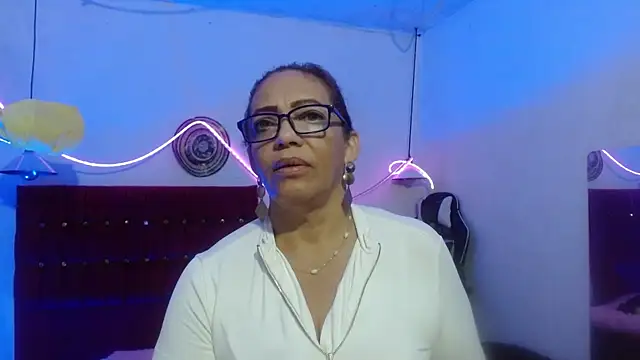 Sweet-Mommy-Milf online show from 05/28/26, 12:51