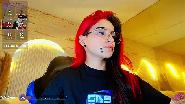 Moon Red r online show from 06/14/26, 12:51