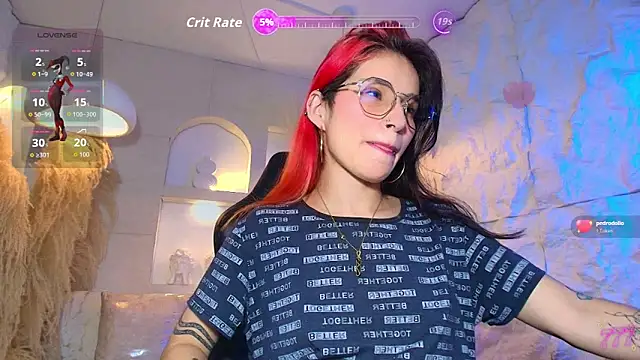 Moon Red r online show from 05/05/26, 12:41