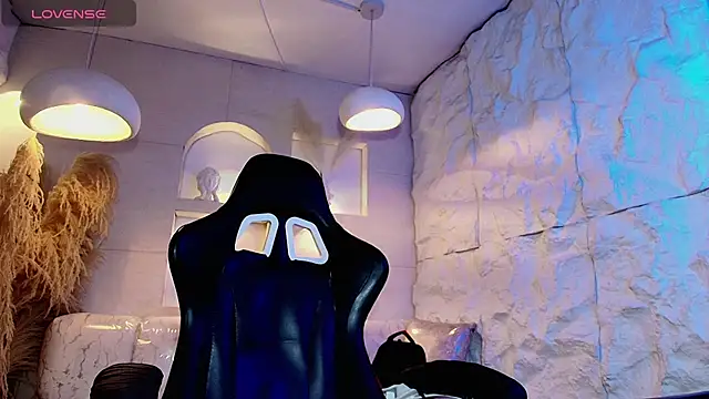 Moon Red r online show from 07/02/26, 07:42