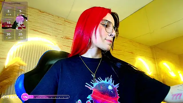 Moon Red r online show from 05/25/26, 07:45