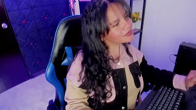 LilaVelvet online show from 05/08/26, 08:34
