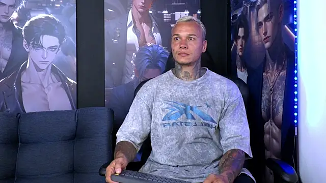 Snapshot of damian_becker chatting on 07/08/26, 11:27 damian becker online show from 07/08/26, 11:27