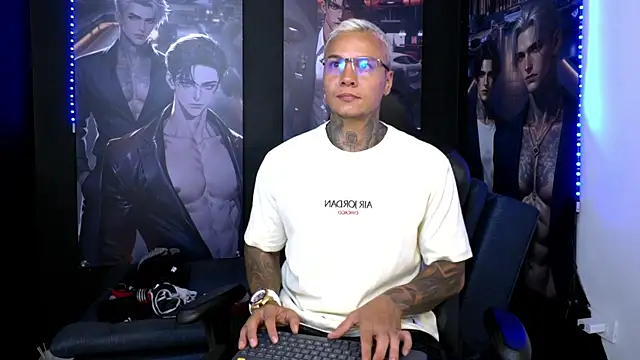 Snapshot of damian_becker chatting on 06/24/26, 11:57 damian becker online show from 06/24/26, 11:57