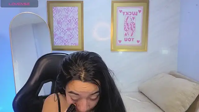 Little Samy v online show from 06/14/26, 01:56