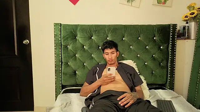 Zayn Moretti online show from 07/01/26, 01:55
