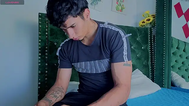 Zayn Moretti online show from 07/16/26, 01:52