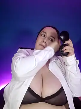 Snapshot of Lena_black_ chatting on 05/13/26, 10:00 Lena black online show from 05/13/26, 10:00