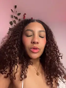Daphnne Curly online show from 04/23/26, 03:13
