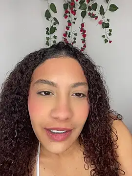 Daphnne Curly online show from 05/15/26, 02:31