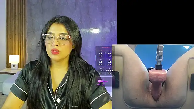 LuciaReid online show from 05/08/26, 12:42