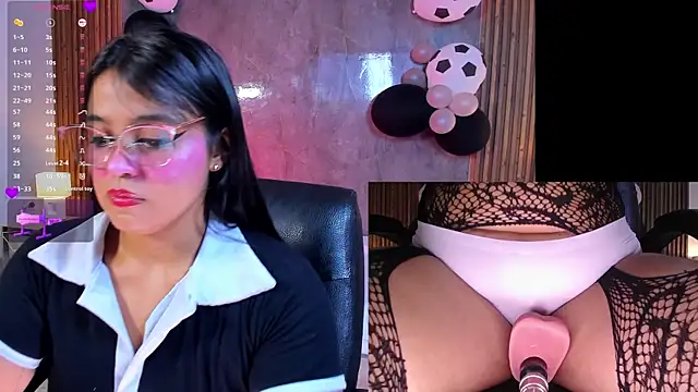 Snapshot of LuciaReid chatting on 07/06/26, 01:40 LuciaReid online show from 07/06/26, 01:40