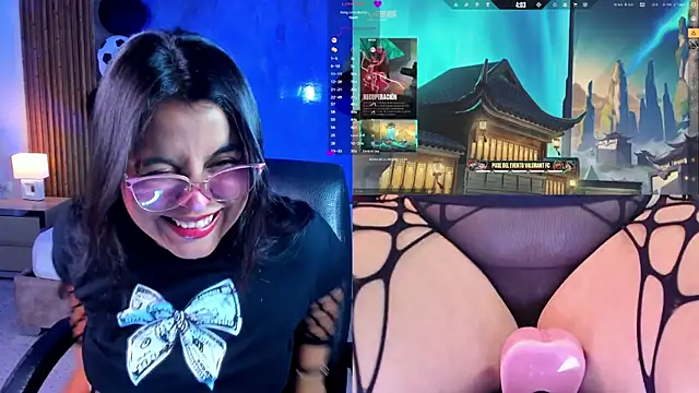 Snapshot of LuciaReid chatting on 07/08/26, 01:56 LuciaReid online show from 07/08/26, 01:56