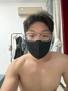 Snapshot of Ycen_ chatting on 06/24/26, 03:43 Ycen online show from 06/24/26, 03:43