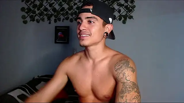 Kizameee  online show from 04/18/26, 11:49