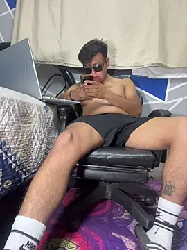 Snapshot of Flaco_xdx chatting on 06/02/26, 10:04 Flaco xdx online show from 06/02/26, 10:04