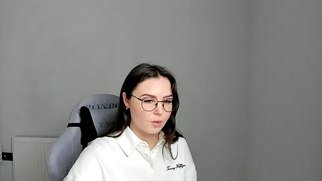 Regina cute  online show from 04/30/26, 07:37
