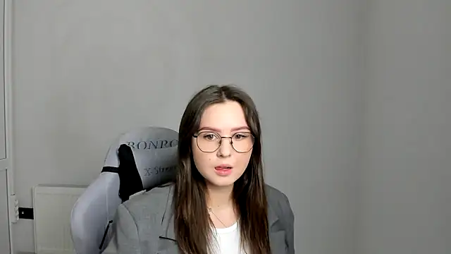 Regina cute  online show from 05/26/26, 07:06