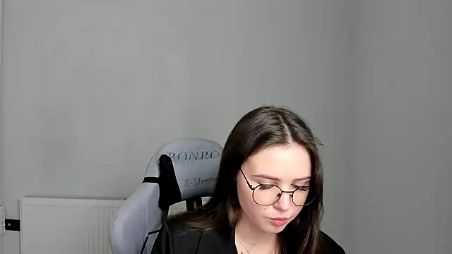 Regina cute  online show from 05/18/26, 12:21