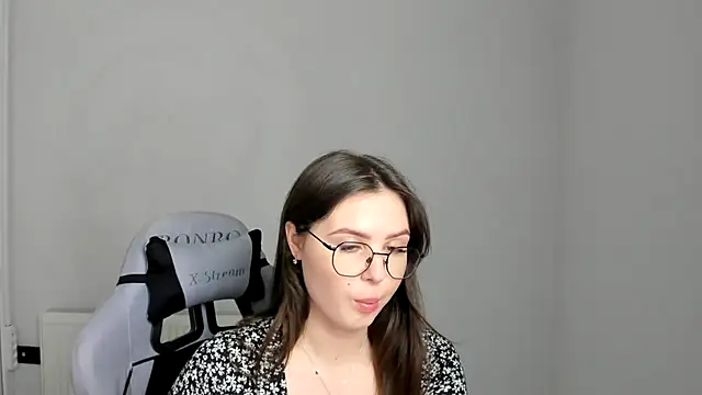 Regina cute  online show from 05/20/26, 06:32