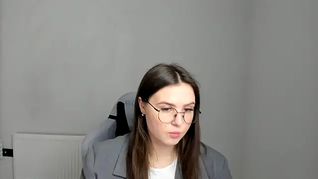 Regina cute  online show from 05/09/26, 06:28