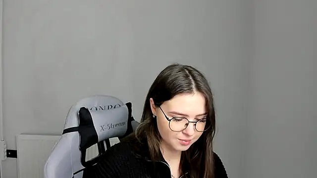 Regina cute  online show from 04/25/26, 06:49