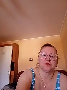 Snapshot of I_amVeronicle chatting on 06/10/26, 05:19 I amVeronicle online show from 06/10/26, 05:19