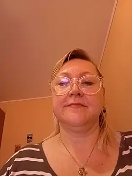 Snapshot of I_amVeronicle chatting on 07/18/26, 01:30 I amVeronicle online show from 07/18/26, 01:30