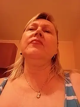 Snapshot of I_amVeronicle chatting on 06/11/26, 02:03 I amVeronicle online show from 06/11/26, 02:03
