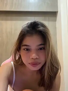 Snapshot of sweety_katexx chatting on 06/18/26, 04:44 sweety katexx online show from 06/18/26, 04:44